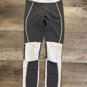 B3.0 Women's Two-Tone Leggings - grey and White NWT size XS
